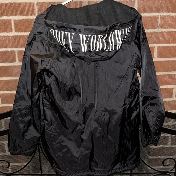 Obey - Picture 2 of 3